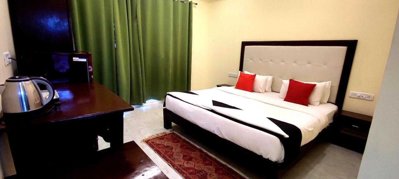 Royal Tulip Beach Cottages Arambol Buitenkant foto